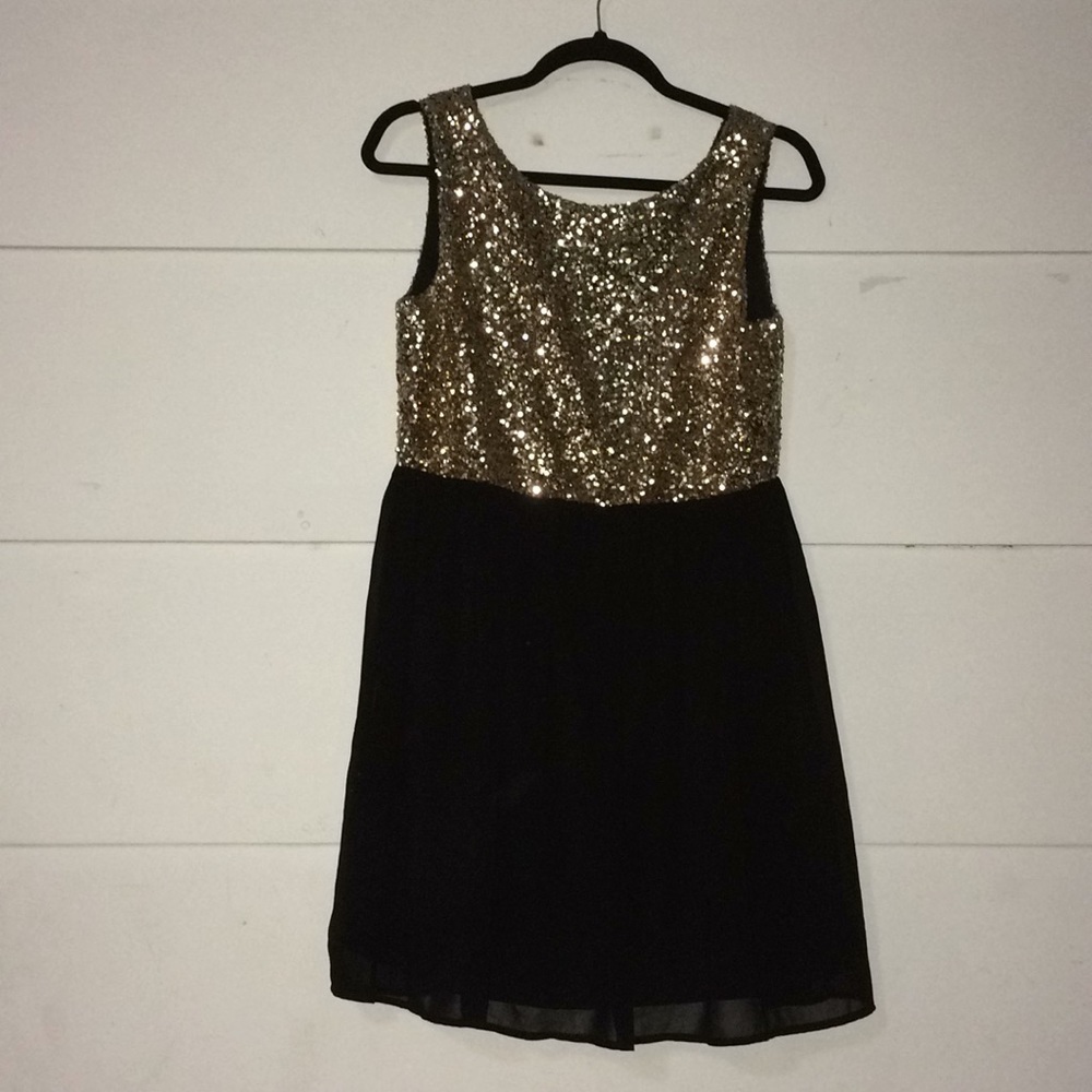 Sleeveless Pinky Champagne Sequin Black Dress MED